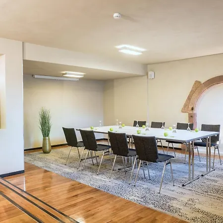 迈费尔德酒店 酒店