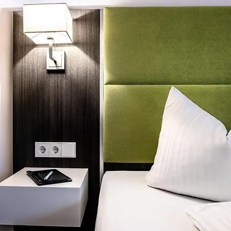 迈费尔德酒店 4*