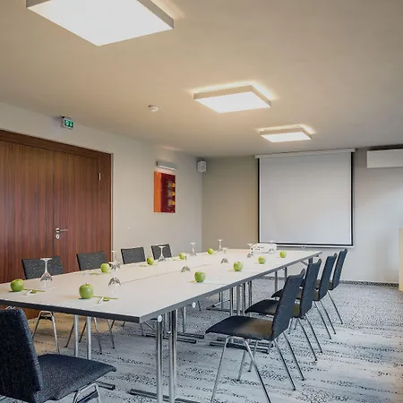 迈费尔德酒店 4*